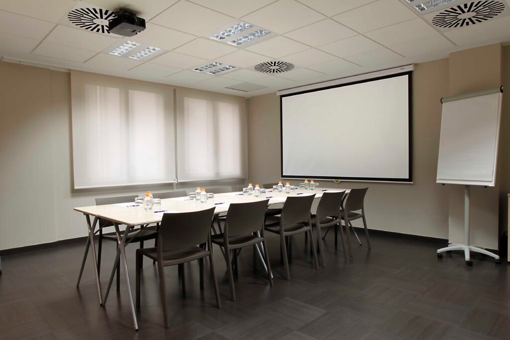 <span>Meeting</span> <span>Rooms</span>