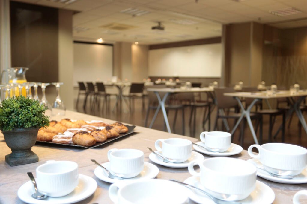 <span>Meeting</span> <span>Rooms</span>