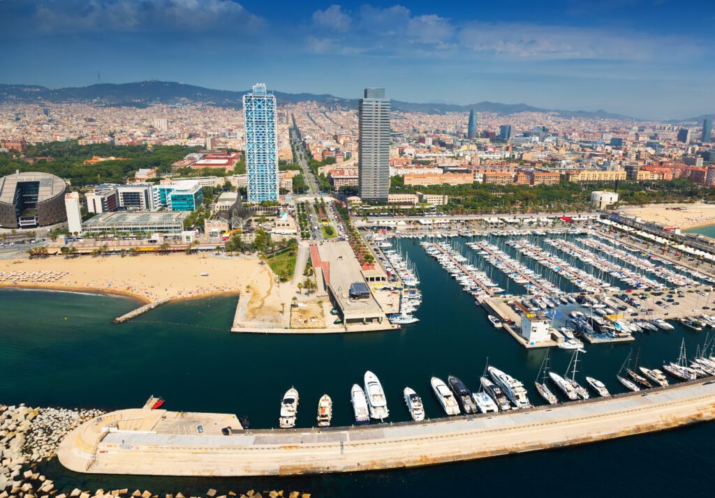 Barcelona supera los 300.000 m² en contratación de oficinas y consolida el auge del flex